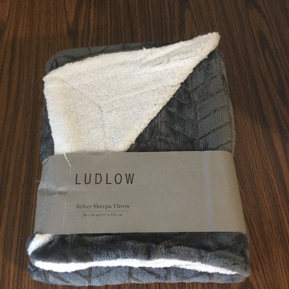 Velvet Sherpa Throw